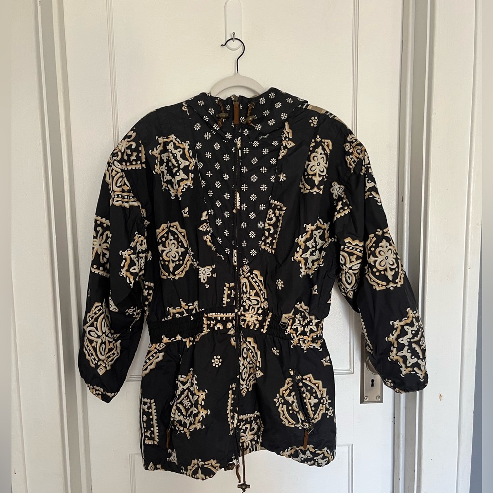 CLOSING SALE 
Vintage Retro Obermeyer Ski Jacket
